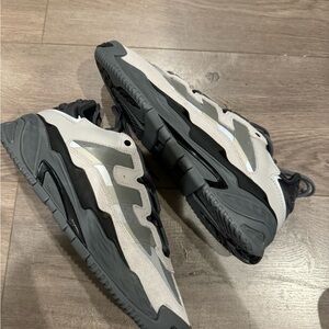 Adidas Niteball size 8 Men's Black and Gray Sneakers